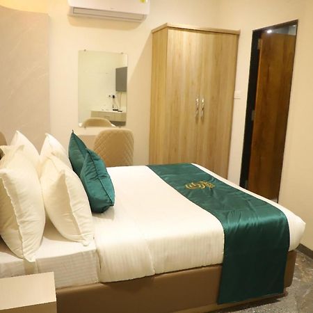 Hotel Cosmos Green インドール エクステリア 写真